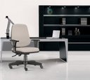 Ver imagem 3 de Cadeira Job Diretor com Bracos Assento Courino Base Rodizio Metalico Preto - 54640