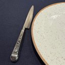 Ver imagem 2 de Faca de Mesa para Churrasco Aço Inox 24cm Modelo Prateada Lâmina Serrilhada Talher