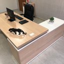 Ver mais imagens de Escrivaninha Mesa Escritório em L com Caixa de Tomada Tamburato Estação Diretoria 202,5cm Marrom Art