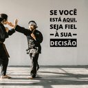 Ver imagem 4 de Adesivo de Parede Frase Se Você Está Aqui, Seja Fiel À Sua Decisão