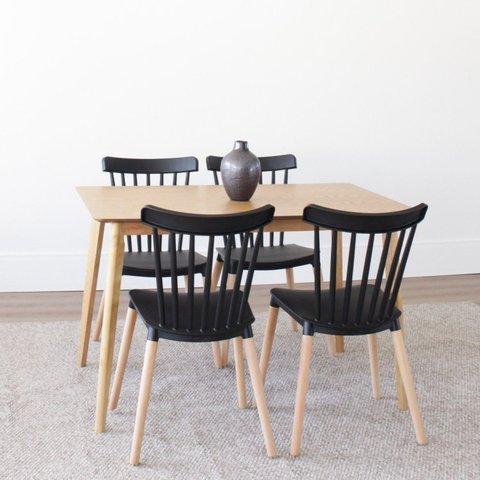 Conjunto Sala de Jantar Mesa Finlândia 120x75cm com 4 Cadeiras Janaína Preto