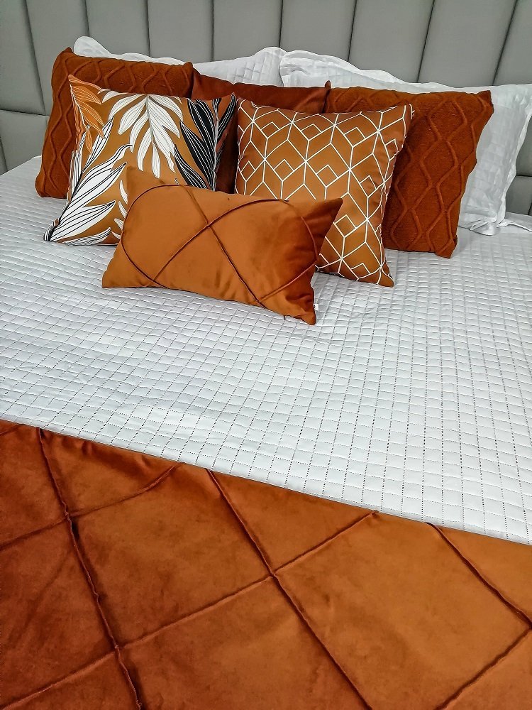 Peseira Drapeada Dupla Face em Veludo Cama Casal Cor:terracota - 5