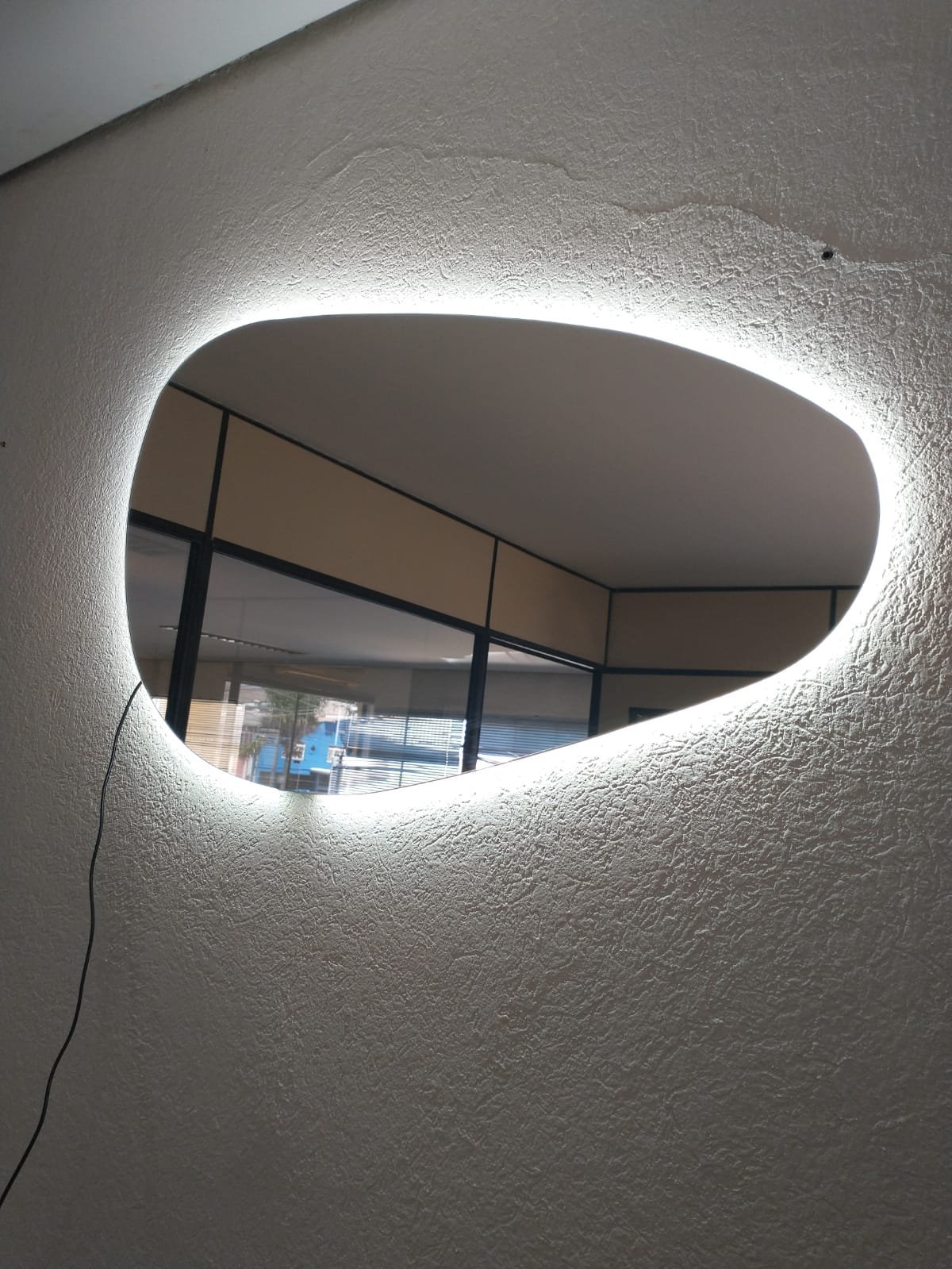 Espelho orgânico decorativo iluminado com led frio 45x80cm - 5