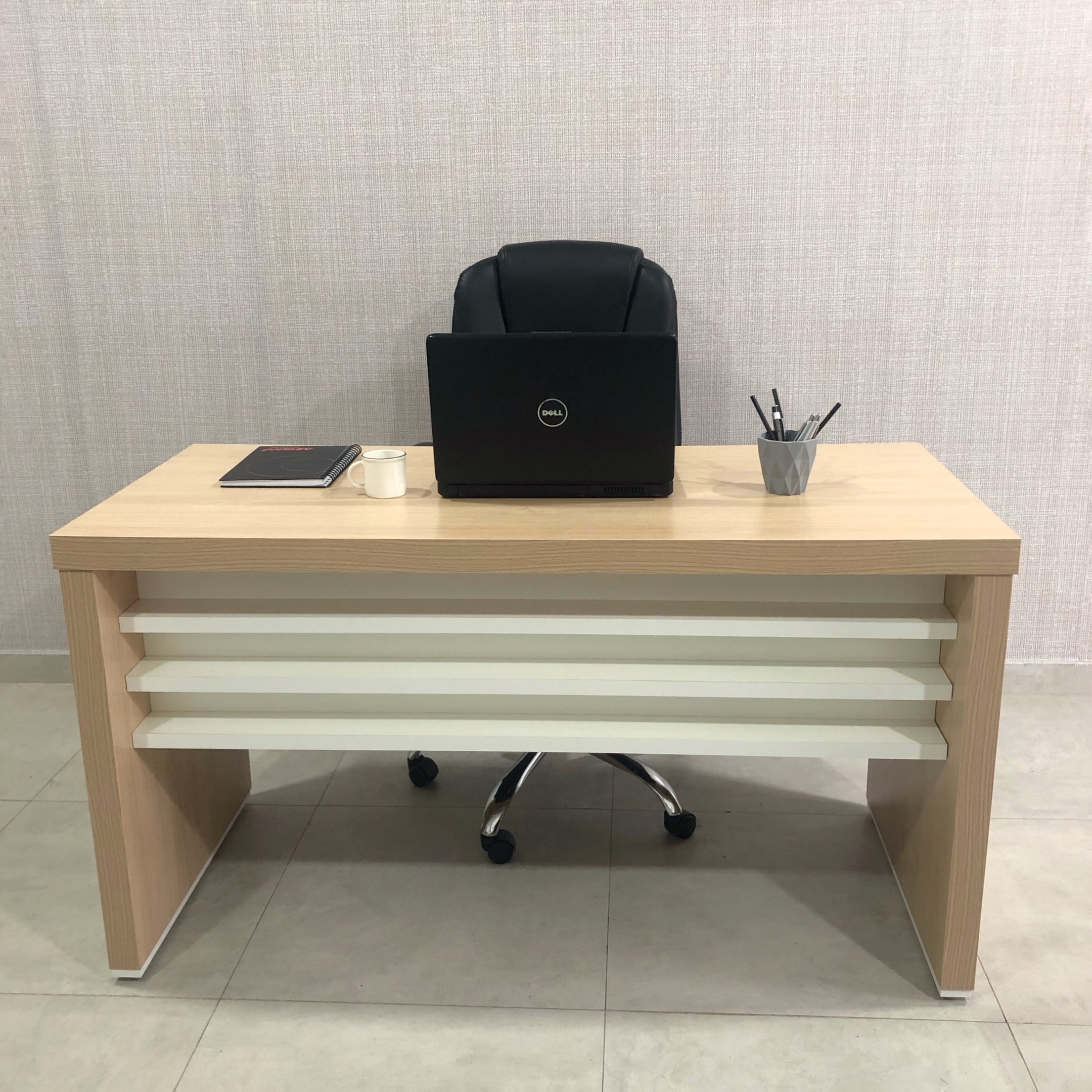 Mesa Elegante para Escritório Executivo 1,6m Tamburato - 17