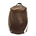 Ver imagem 5 de Mochila Masculina de Couro Grande Cor Marrom com Faixa Branca? Sim