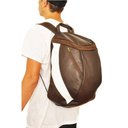 Ver imagem 2 de Mochila Masculina de Couro Grande Cor Marrom com Faixa Branca? Sim
