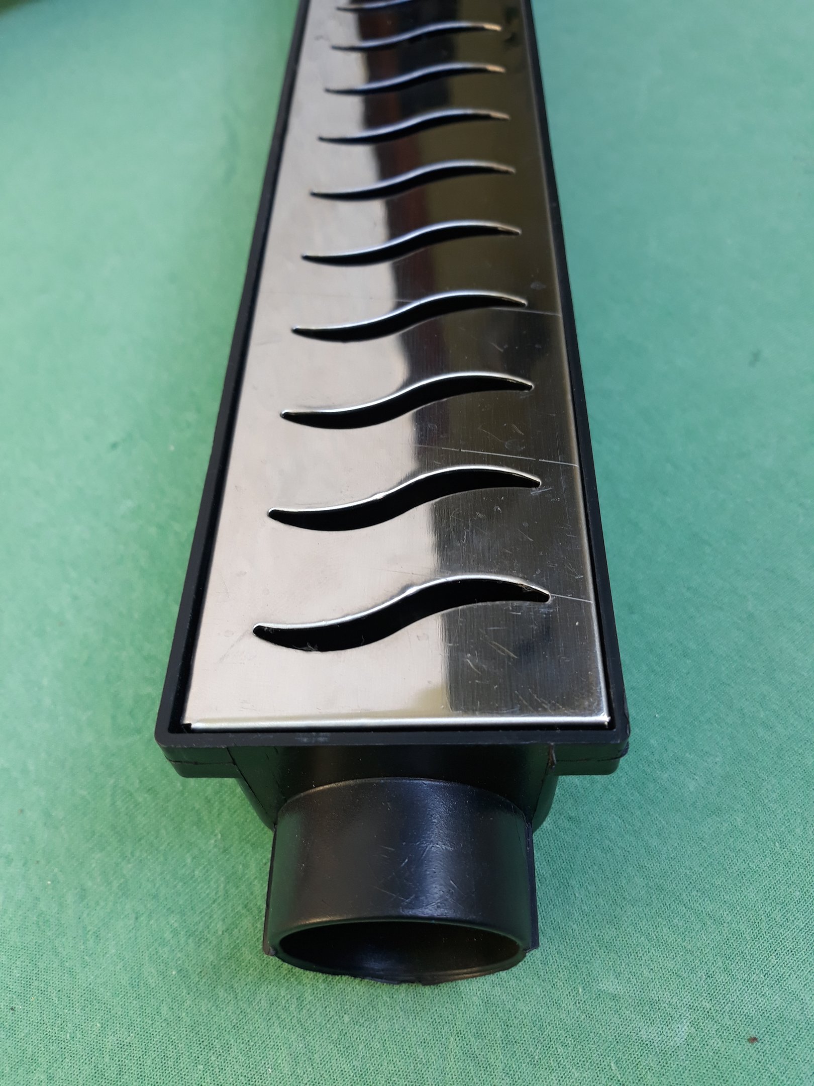 Ralo Linear 6x50 modelo Grelha Inox Polida Coletor Preto- Ficone Reis - 6