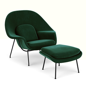 Poltrona Womb Chair com Puff Base Preta Veludo Verde