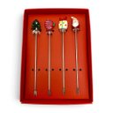 Ver imagem 1 de Kit 4 Garfinhos Natalinos para Petiscos e Aperitivos com Enfeites de Natal a: 2cm L: 13cm C: 10cm