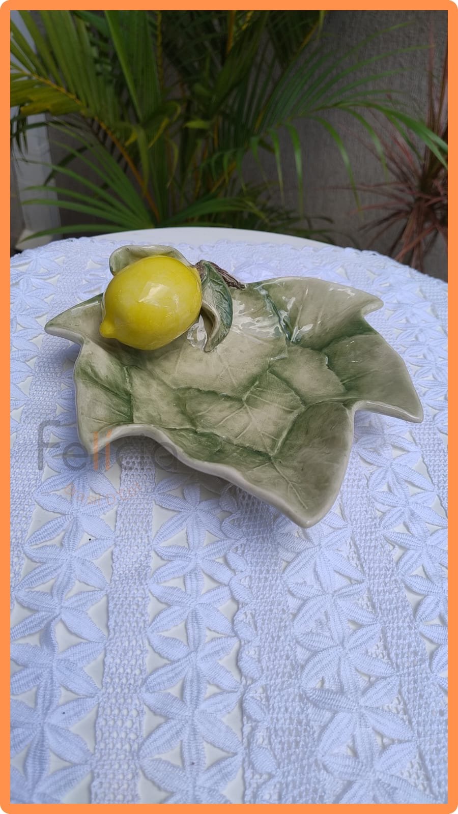 Petisqueira Folha de Uva com Aplique de Limão em Cerâmica - Pastore Faiança Brasil - 2