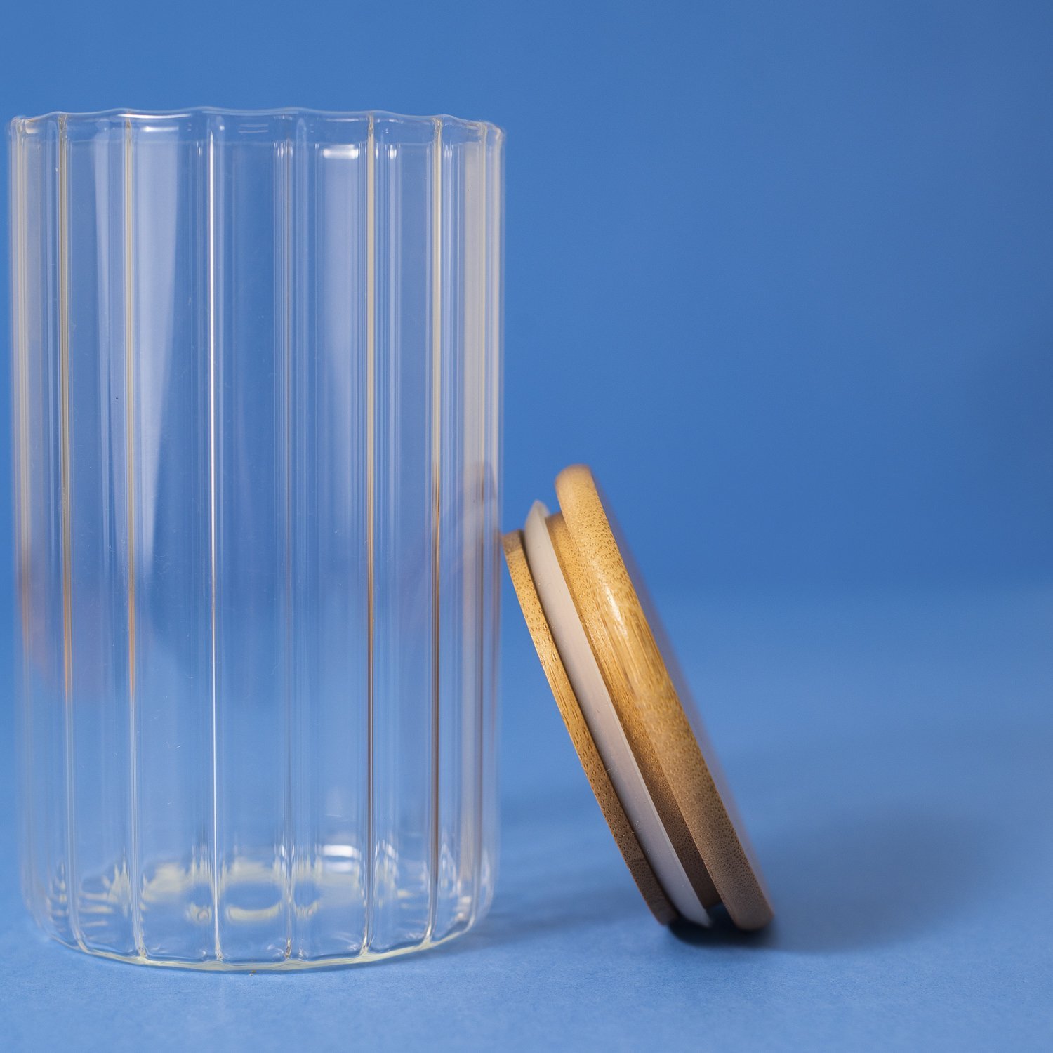 Pote 800ml de vidro canelado com tampa de bambu de mantimento - Oikos - 4