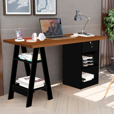 Escrivaninha Mesa Escritório Cavalete com Chave Bali 2 Prateleira 2 Nichos 135cm Preto e Canela