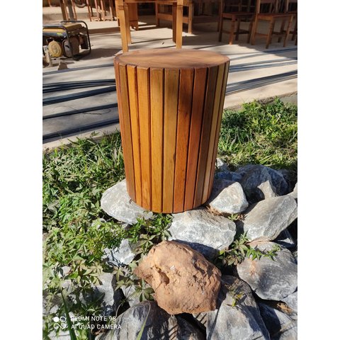 Banco Redondo Ripado em Madeira Maciça de Demolição