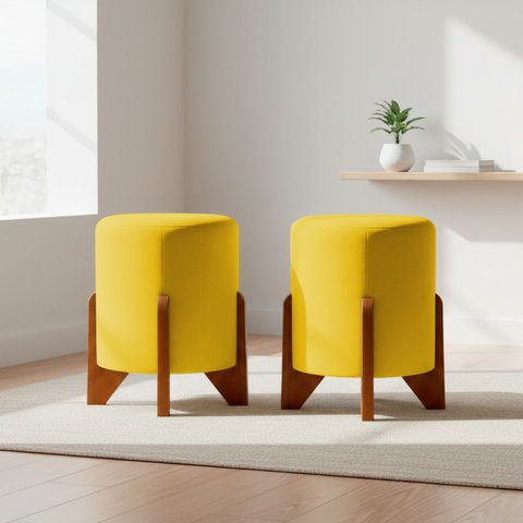 Puff Decorativo Eloah Redondo Assento Extra para Sala Quarto Suede Pufe com Pés de Madeira