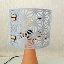 Ver imagem 4 de Abajur Mesa Base Cerâmica Rústica e Cúpula Vazada Arabescos Bivolt