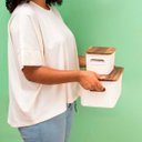 Ver mais imagens de Caixa Organizadora 1,5l de Plástico com Tampa de Madeira Acácia - Oikos