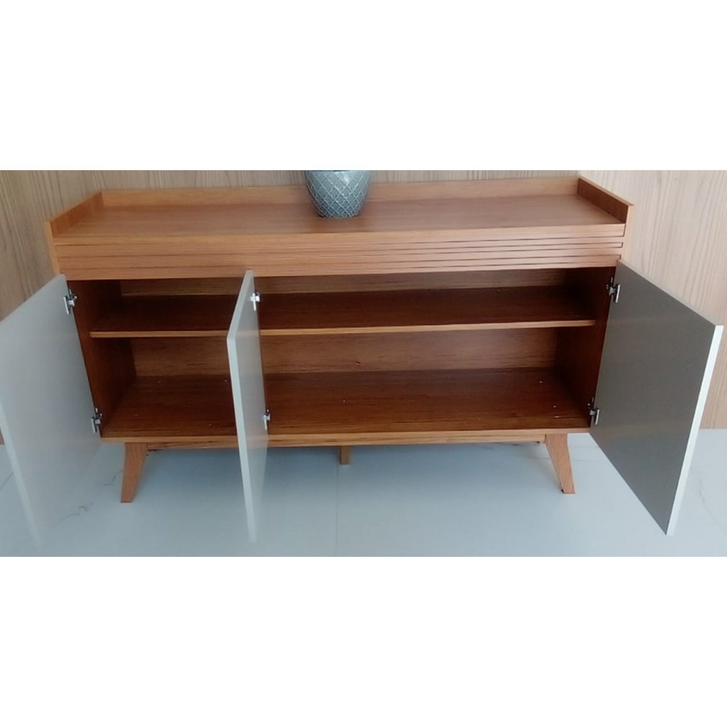 Buffet Aparador 133cm Espanha  em MDF/MDP Marrom 80 cm x 133 cm x 41.8 cm