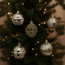 Ver imagem 2 de Kit 12 Bolas Natal Luxo Champanhe Textura Metalizada e Arabesco Glitter Vazado 6cm
