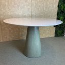 Ver imagem 3 de Mesa de Jantar Cone Cimento Queimado 160 Cm Tampo Laqueado Branco Linn Design