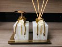 Ver imagem 1 de Kit Lavabo Cubo 3 Peças Dourado Branco Bandeja Vidro