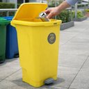 Ver imagem 2 de Lixeira Tramontina Pedal 100l Coleta Seletiva Metal Amarela Plástica T-force Reciclagem