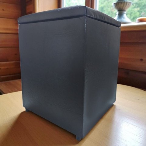 Puff Baú Banqueta Quadrado Cubo Decorativo Courino e Suede Preto Courino