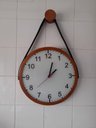 Ver imagem 1 de Relógio Adnet Cobre Alça Preta Numérico 30 cm Pino Pendurar