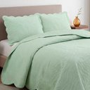 Ver imagem 1 de Kit Cobre Leito Maré Casal 3 Peças 100% Poliéster Matelassê Alto Relevo Verde Clara Luz Decora