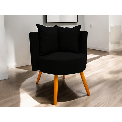 Poltrona Isah Estofada Preto – Toque de Elegância para Todo Espaço
