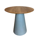 Ver imagem 1 de Mesa de Apoio Cone Base Cimento Texturizado - Tampo Mezzo Castani 50 cm Altura 70 cm - Cinza claro