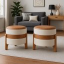 Ver imagem 6 de Kit 2 Puff Órion: o Toque de Elegância em Couro Caramelo e Linho Bege | Pés de Madeira Maciça