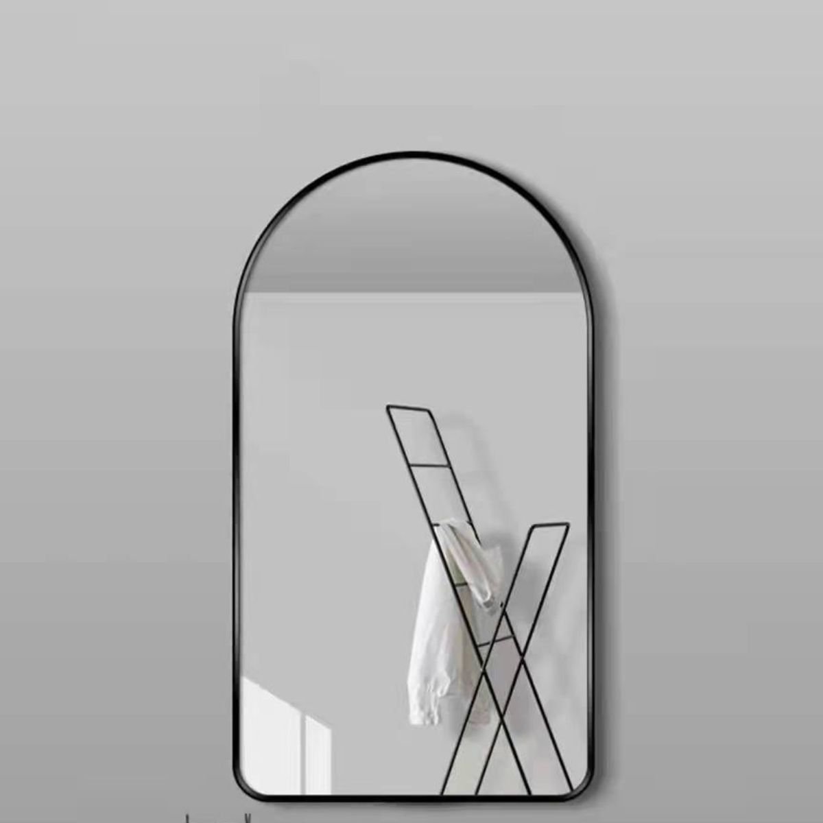 Espelho Decorativo Oval Janela Base Reta com Moldura Metal Preto 100 X 50 Cm - 1