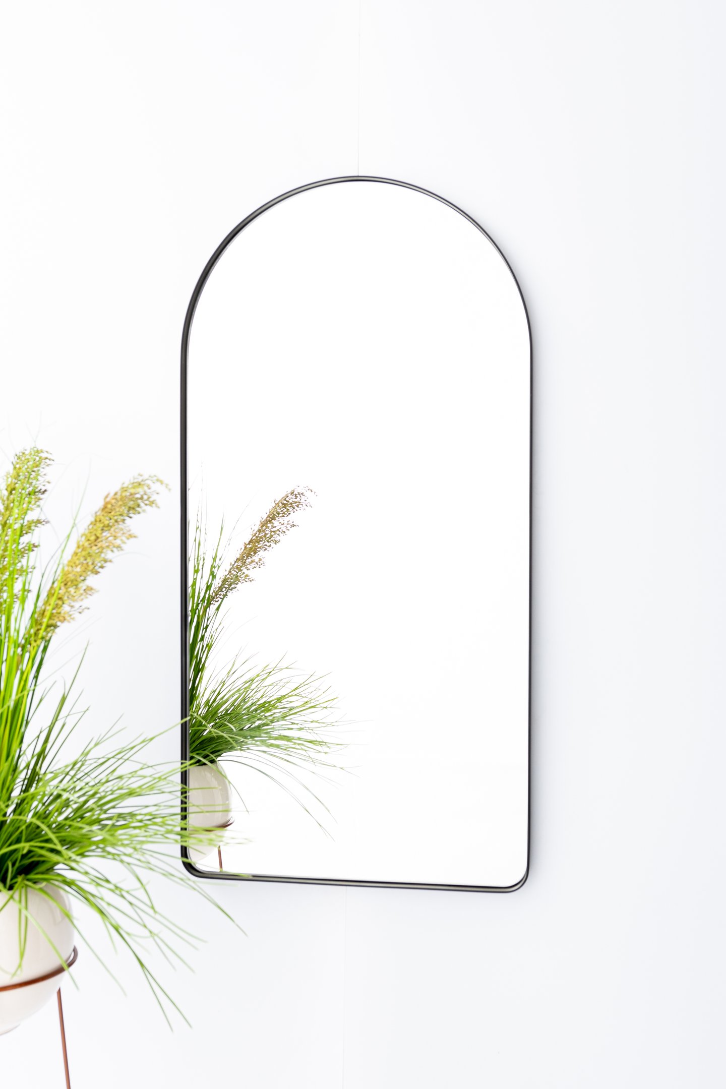Espelho Decorativo Oval Janela Base Reta com Moldura Metal Preto 100 X 50 Cm - 6