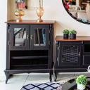 Ver imagem 2 de Adega Colonial de Madeira com 2 Portas para até 12 Garrafas - Preto com Tampo Castanho Envelhecido