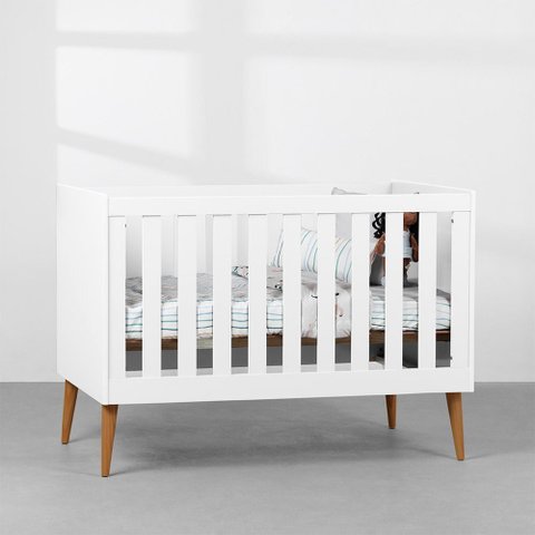 Berço Mini Cama Noah com Pés Retrô Mel - Branco Abra Cadabra