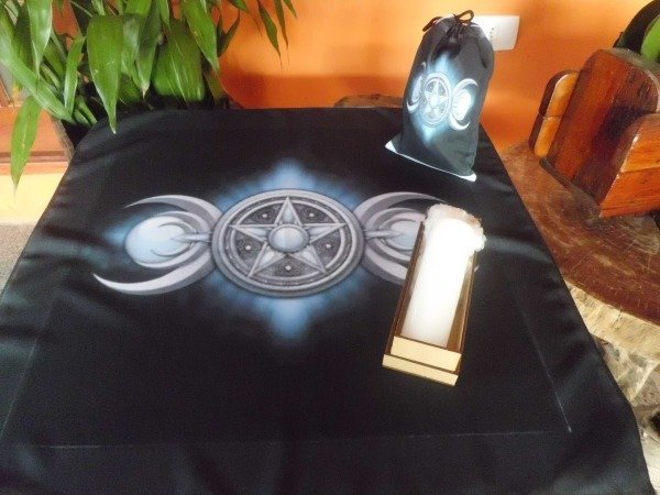 TOALHA ESOTERICA WICCA DUAS LUAS VELA 7 DIAS MANDALAS E RITUAIS CX MDF - 2