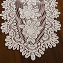 Ver imagem 2 de Trilho Oval para Mesa Interlar Renda Rose Gardênia 40cmx1,25m Cru