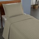 Ver imagem 3 de Kit Cobre Leito Colcha Bellini Solteiro Dupla Face Percal 300 Fios Textura Matelassê 2 Peças - Cáqui