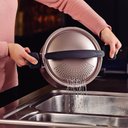 Ver imagem 7 de Espagueteira Tramontina Milazzo em Alumínio Revestimento Starflon Max Amêndoa 22cm 28576422