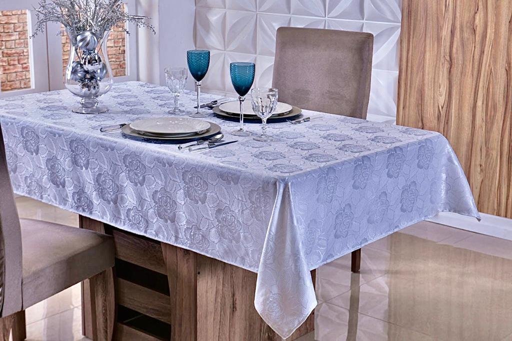 Toalha de Mesa Posta 6 Cadeiras Jantar Festas Ano Novo Reveillon 2,00m x 1,40m Branca