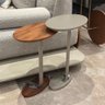 Mesas Laterais Lif – Elegância Contemporânea em Nogueira e Laca Champagne - 2