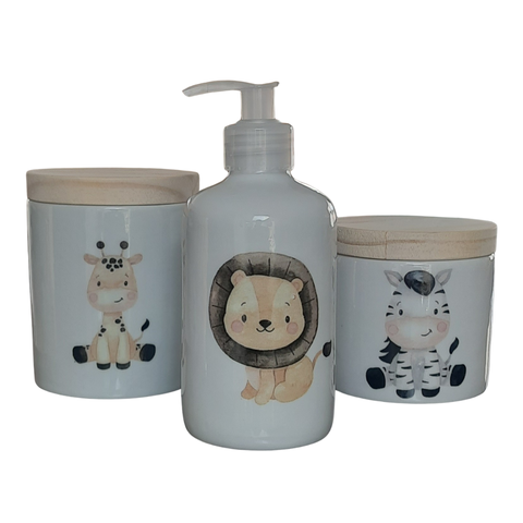 Kit Higiene Bebê Safari 3 Peças - Potes e Porta Álcool - Peças Porcelana Tampa Pinus