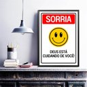 Ver imagem 2 de Quadro Cristão Sorria - Jesus Te Ama 24x18cm - com Vidro:madeira Branca