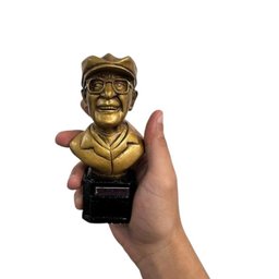 Escultura Busto Chico Xavier Dourado 13,5 cm em Resina - 6