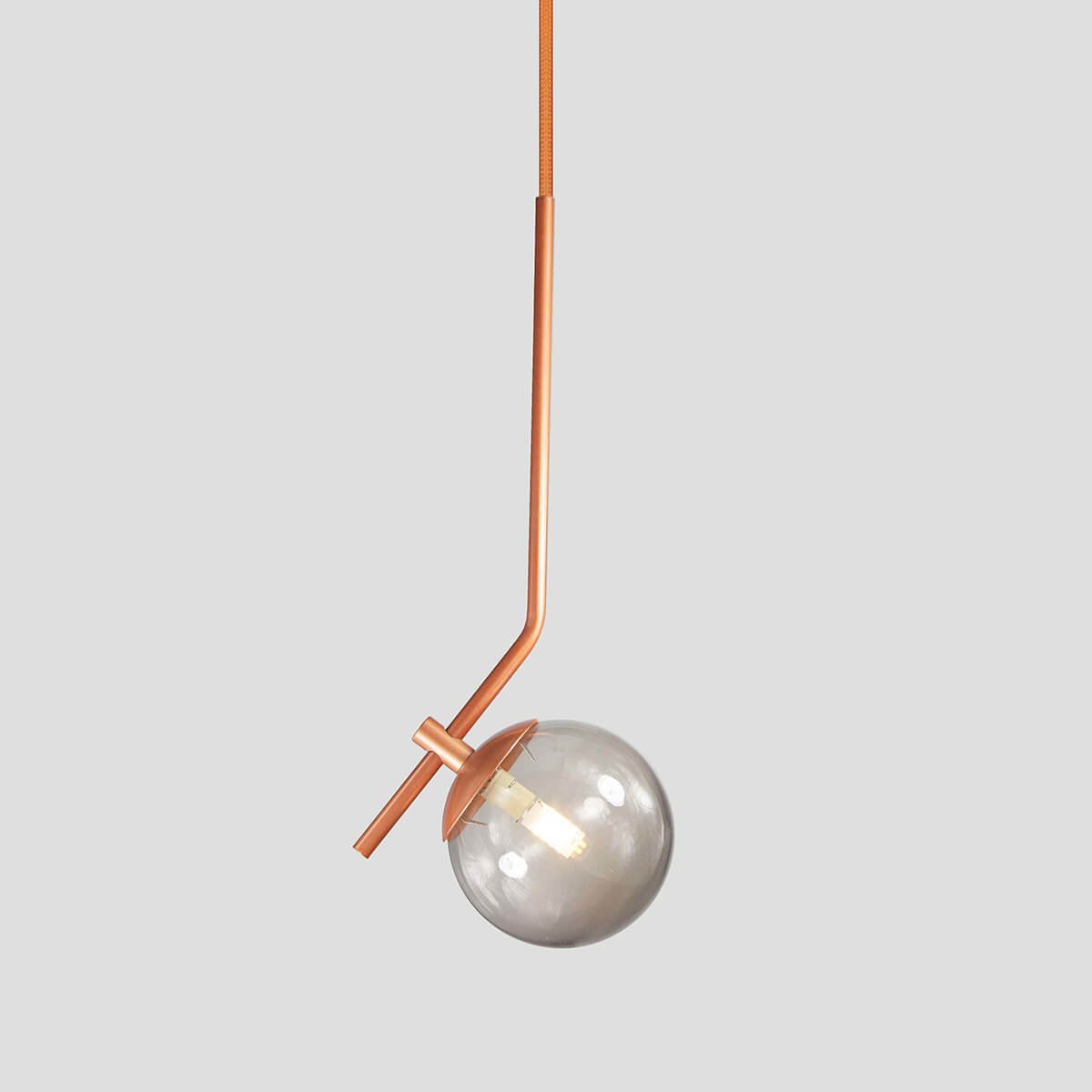 Lustre Pendente On Ly - Bronze com Globo de Vidro Fumê - 2