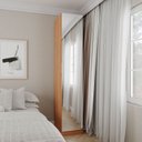 Ver imagem 1 de Guarda Roupa Planejado 1 Porta com Espelho 6 Prateleiras Hera CabeCasa MadeiraOriginals Marrom/Louro