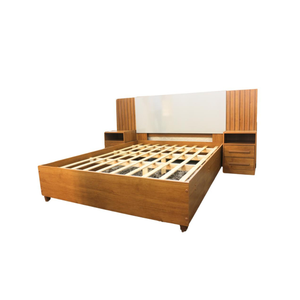 Cama Box Casal Monaco com Painel Box Ripado e Mesa de Cabeceira Cinamomo/off White