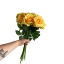Ver imagem 3 de 15 Rosas Artificiais Creme Premium para Arranjos de Festa e Decoração Fina