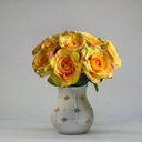 Ver mais imagens de 15 Rosas Artificiais Creme Premium para Arranjos de Festa e Decoração Fina
