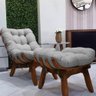 Conjunto Poltrona Decorativa Costela com Puff Costela Veludo Granito - 1